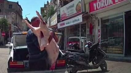 Yer: Adana! Araç bagajında et taşıdılar 