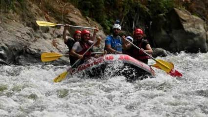Melen’de rafting heyecanı: Sıcaktan bunalanlar akın etti