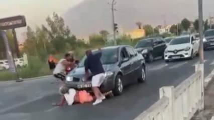 Otomobiliyle, çarptığı kadının üzerinden geçip kaçmaya çalıştı