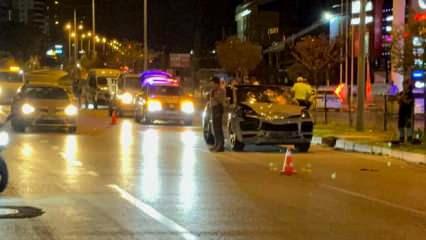 Lüks otomobilin çarptığı motosikletteki karı-koca canından oldu
