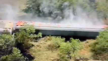 Facianın eşiğinden dönüldü... Kimyasal madde taşıyordu! ABD'de tren raydan çıktı!