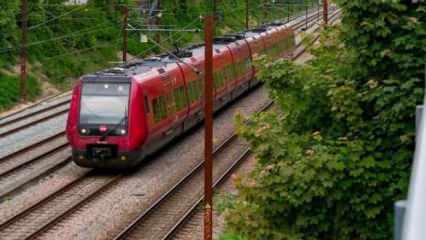Bir ülkede tren faciası! Çok sayıda kişi yaralandı!