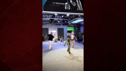 Çin’in yeni ZQ Robotları akıcı hareketleriyle sergilendi