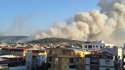 İzmir'de iki farklı bölgede yangın: Alevler yerleşim bölgesine ilerliyor!