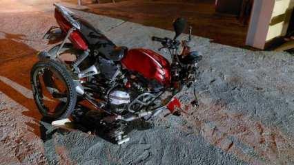 Ters şeritte feci kaza: Otomobil motosikletle çarpıştı