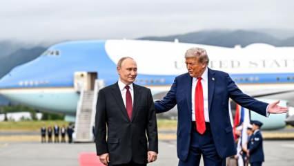 Trump ve Putin buluştuğu anda B-2 hayalet uçak üssün üzerinden geçiş yaptı