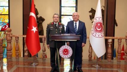 Bakan Güler, Orgeneral Bayraktaroğlu'nu kabul etti