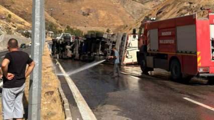Elazığ’da tır devirdi: 1 yaralı