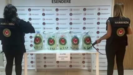 Hakkari'de tırın yakıt deposuna 33 litre sıvı metamfetamin ele geçirildi