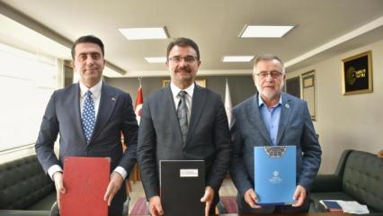 MEB, YTB ve TDV arasında "Uluslararası Anadolu İmam Hatip Liseleri İş Birliği" Protokolü