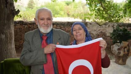 Atatürk'e benzeyen sesi ile tanınan emekli postacı, Onuncu Yıl Nutku'nu okudu