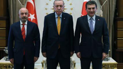 Başkan Erdoğan, OYAK yöneticilerini kabul etti
