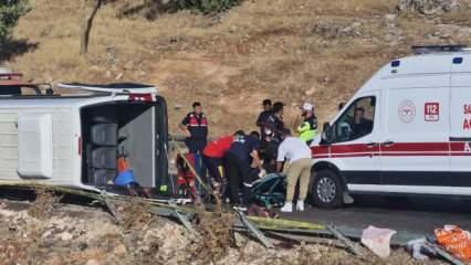 Diyarbakır'da minibüs devrildi: 1 ölü, 3'ü ağır 16 yaralı