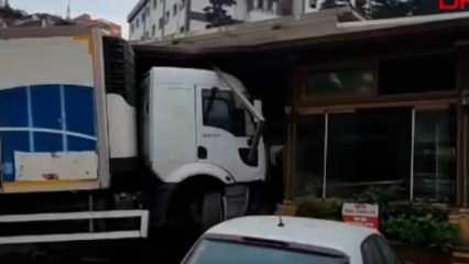 Freni boşalan kamyon restorana girdi