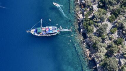 Her yerde buranın resimleri var: Adası, batığı ve masmavi suyu sizi çağırıyor
