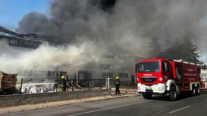 Kayseri'de yangın: Hırdavatçıda çıktı fabrikaya sıçradı