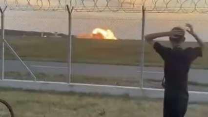 Polonya'ya ait F-16 savaş uçağı böyle düştü: Görenlerin tepkisi kamerada!