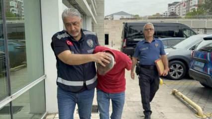 Tramvayda genç kadının fotoğraflarını çeken şahsa meydan dayağı