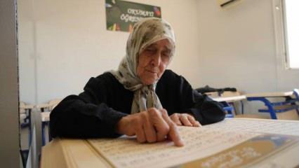 Fadile teyzenin azmi gıpta ettirdi: 87 yaşında Kur'an-ı Kerim okumayı öğrendi
