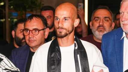 Beşiktaş'ın yeni yıldızı sağlık kontrolünden geçti