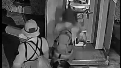 Olay görüntü! ATM'yi bombayla patlatıp boşalttılar