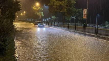 Ordu’da sağanak! Cadde ve sokaklar göle döndü