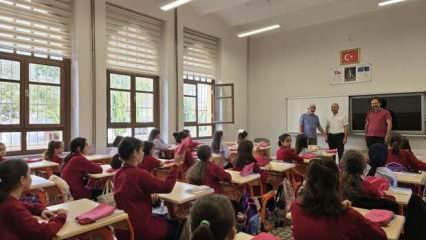 Eyüpsultan’daki imam hatip öğrencileri okulun ilk gününde Hanzala ile tanıştı