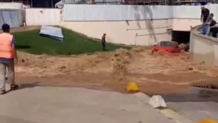 Kadıköy'de su borusu patladı: AVM otoparkı göle döndü