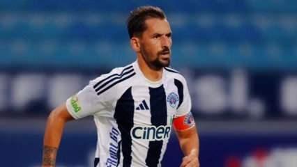 Süper Lig ekibi 34'lük oyuncusuyla yollarını ayırdı