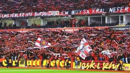 Süper Lig'in eski efsanesine olaylı maç sonrası 27 bin 500 TL ceza kesildi