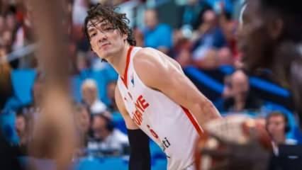 Cedi Osman'dan duygusal sözler! "Neler çektiğimizi biz biliyoruz"
