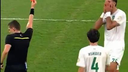 Rusya'da ilginç anlar! Taraftara verdiği formayı geri istedi