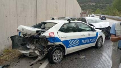 Polis aracına otomobil çarptı: 2'si polis 8 yaralı