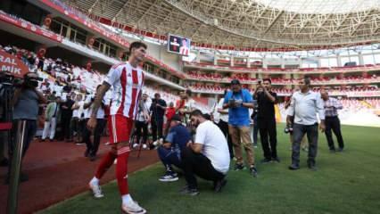 Süper Lig ekibi 17 transferini tek törende tanıttı