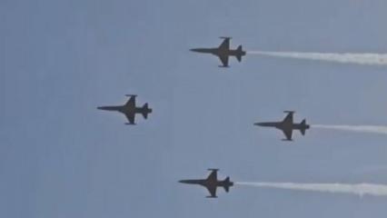 Türk Yıldızları Çekya'da "En İyi Gösteri Uçuşu" ödülünü kazandı