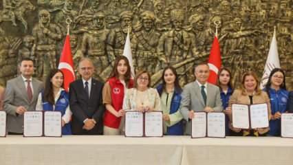 Gaziantep Büyükşehir'den gençlere müjde: "Öğrenci Dostu Şehir Protokolü" imzalandı