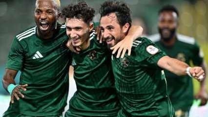 Galatasaray'dan kiralık gitmişti! Derbide 4 gol atarak takımını liderliğe taşıdı