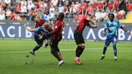 Süper Lig'in kritik maçında şaşırtan sonuç! 4 gol 1 kırmızı kart