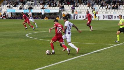 1. Lig'de dramatik maç! 90'da penaltı kaçtı, 3 puan elden kaydı