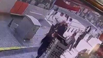 Tramvay yayaya çarptı: Feci kaza kameralara yansıdı!