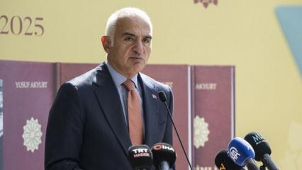 Bakan Ersoy, 'Resimli Türk Abideleri' eserinin tanıtım toplantısına katıldı