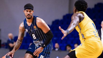 Anadolu Efes, İsrail takımını dağıttı