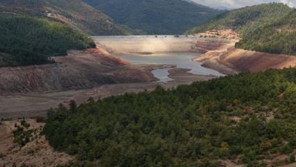Bursa'da barajlar kurudu! CHP'li Bozbey kentin 1 haftalık suyunun kaldığını duyurdu
