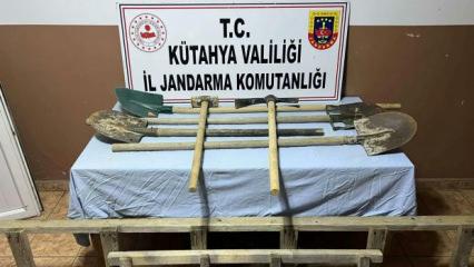 İş makinesi ile kaçak kazıya 2 gözaltı