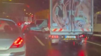 İstanbul'da 17 araç birbirine girdi!
