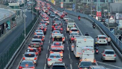 İstanbul'da trafik yoğunluğu yüzde 80'e kadar ulaştı