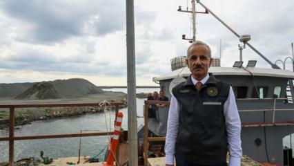 Karadeniz’de nefes kesen operasyon! 35 metreküp yakıt güvenle tahliye edildi!