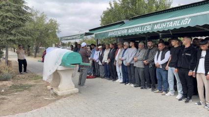 Kazada hayatını kaybeden genç kız gelinlikle uğurlandı