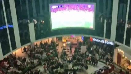 Osimhen'in penaltı gol&uuml; Kayseri'de bir AVM'de yayınlandı