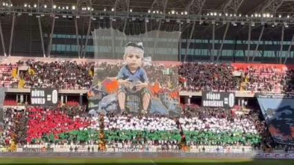 Sivasspor'dan muhteşem Filistin koreografisi! Tüm gelirleri bağışlanacak